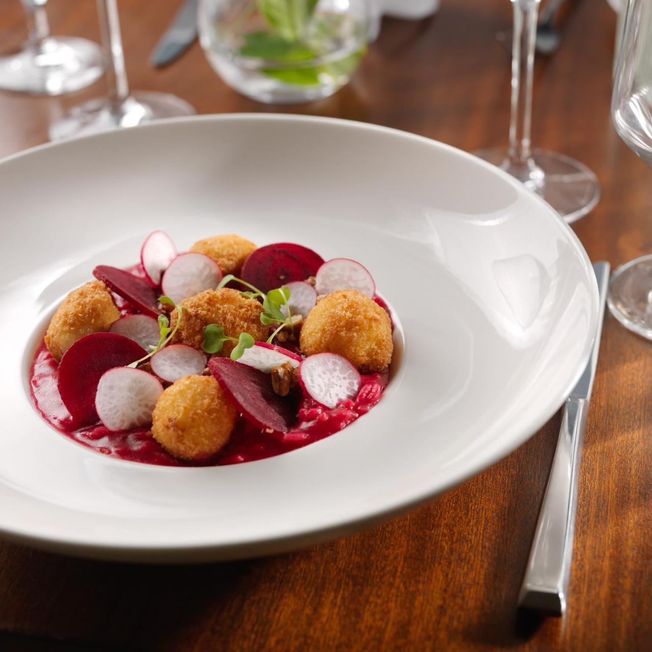 Aghadoe Heights Hotel & Spa Killarney Eksteriør bilde A beetroot and goat's cheese salad